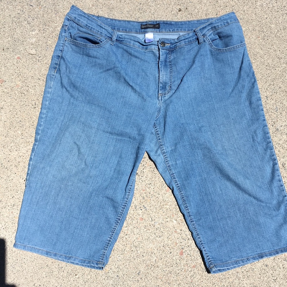 Stretch Capri jeans.
